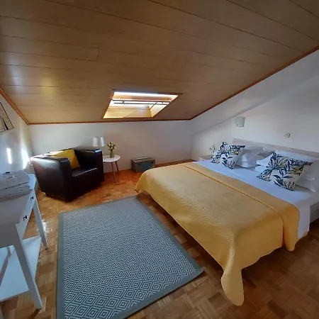 And Dona アパート