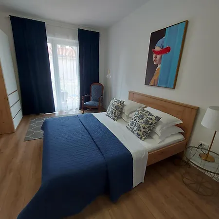 アパート And Dona