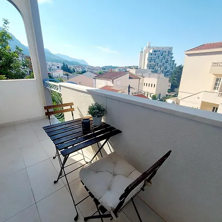 Apartamento And Dona Makarska