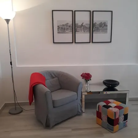 And Dona アパート *