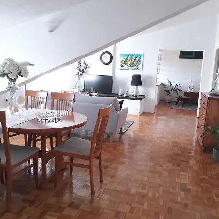 And Dona アパート マカルスカ