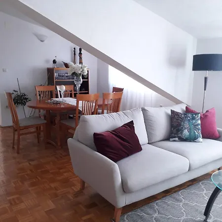 And Dona アパート *